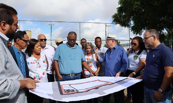 Começa construção de campo de futebol e praça no Jardim Acácia