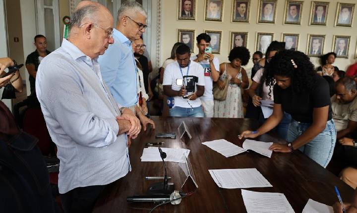 Escolas municipais de Feira recebem reforço de mais 145 professores e 22 cuidadores