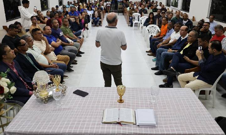 Reunião com moradores debate soluções para drenagem no Panorama