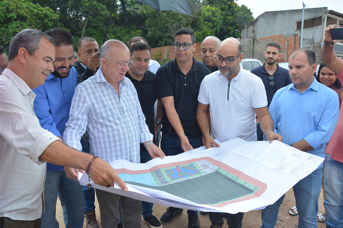 José Ronaldo autoriza construção de espaço poliesportivo com grama sintética no Aviário