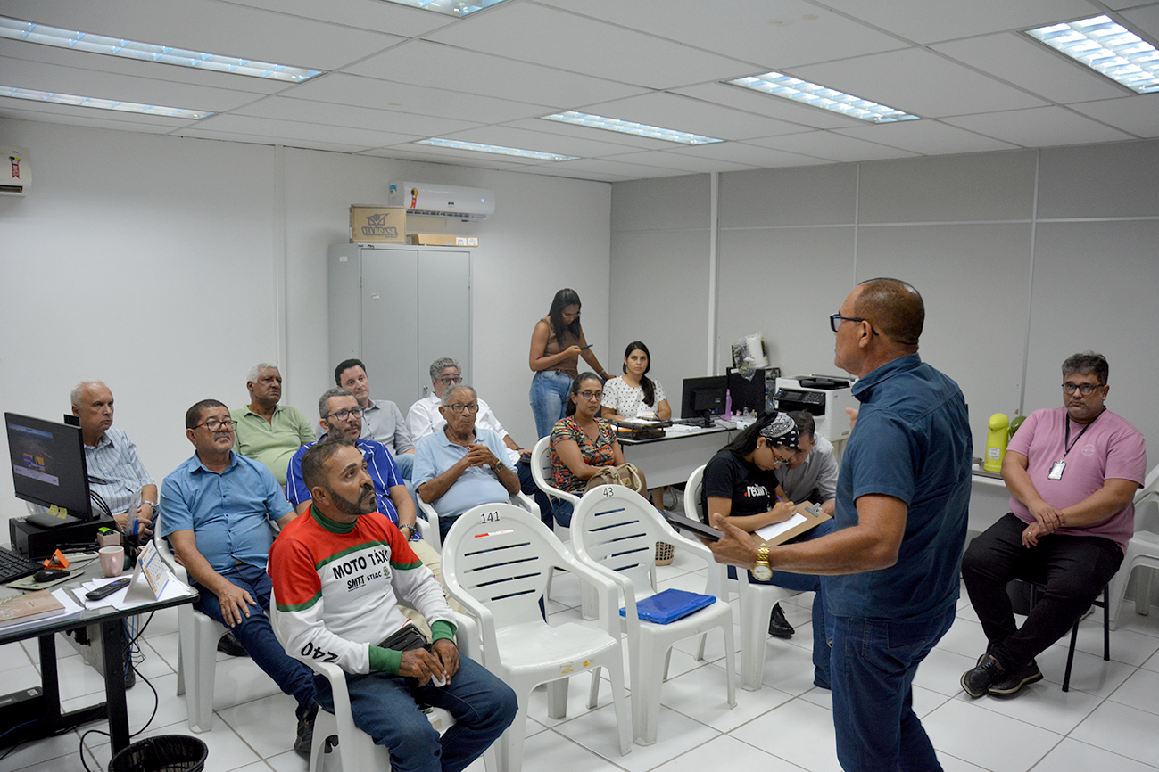 Conselho Municipal discute melhorias para o Transporte Alternativo e Complementar em Feira de Santana