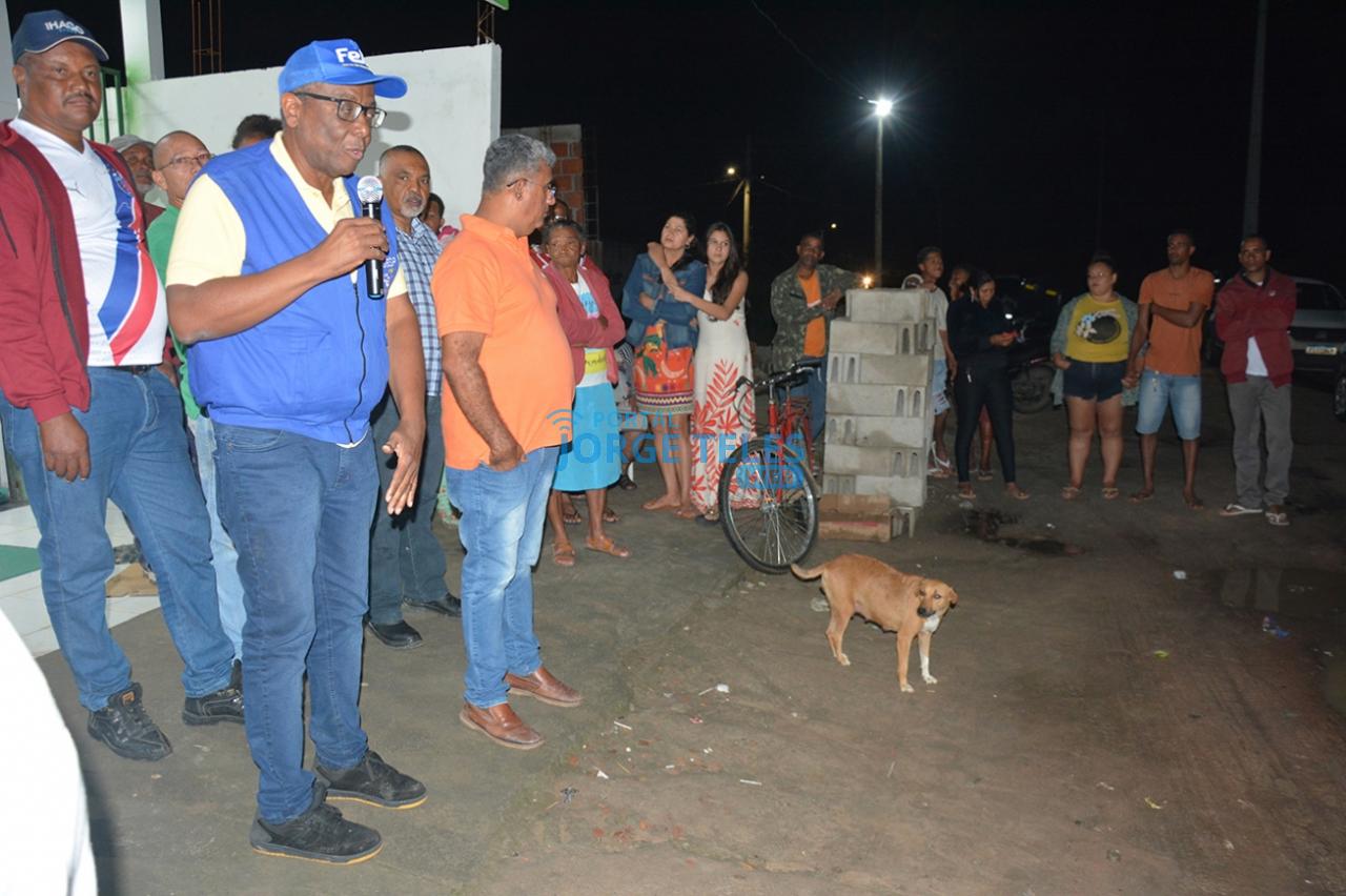 Comunidade de Vila Feliz comemora chegada da iluminação pública