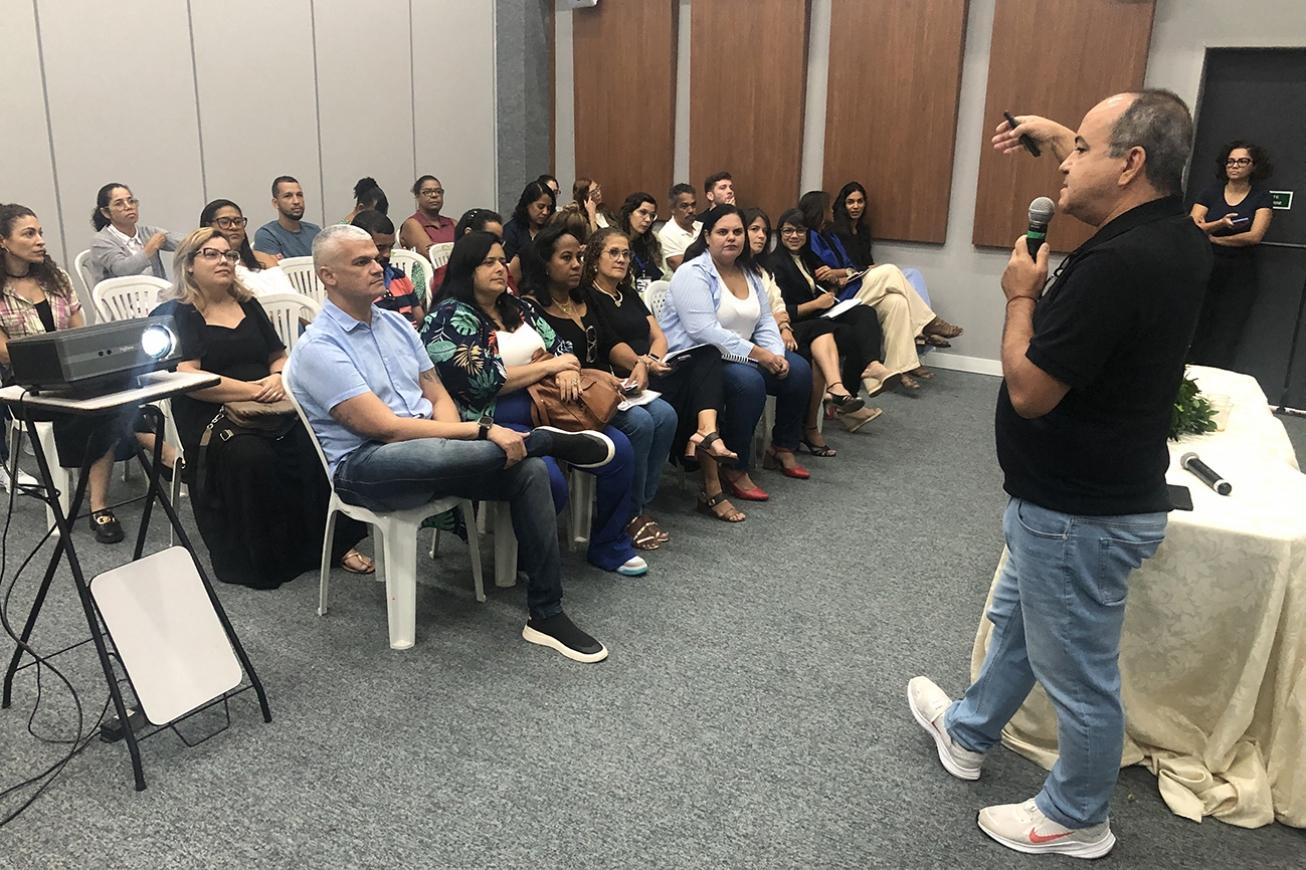 Encontro Formativo discute financiamento da educação com foco na Meta 20 dos PMEs