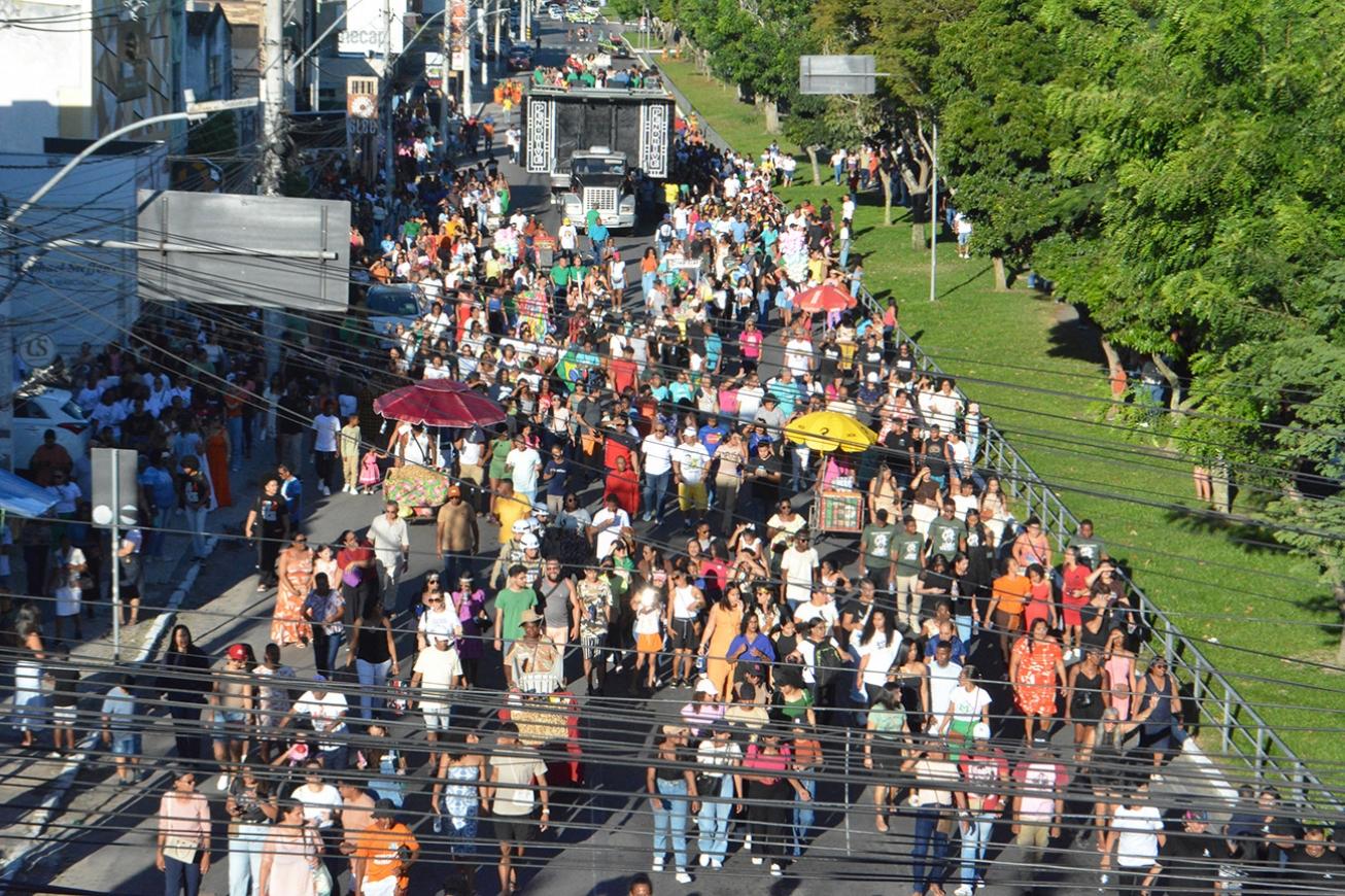 30ª Marcha pra Jesus reúne fiéis em oração por Feira