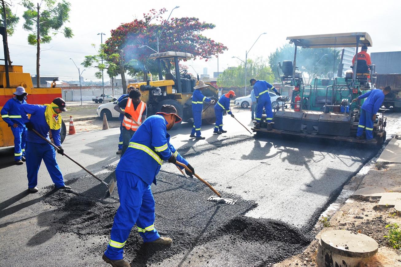Prefeitura conclui pavimentação e anuncia revitalização da Praça do Fórum em Feira de Santana