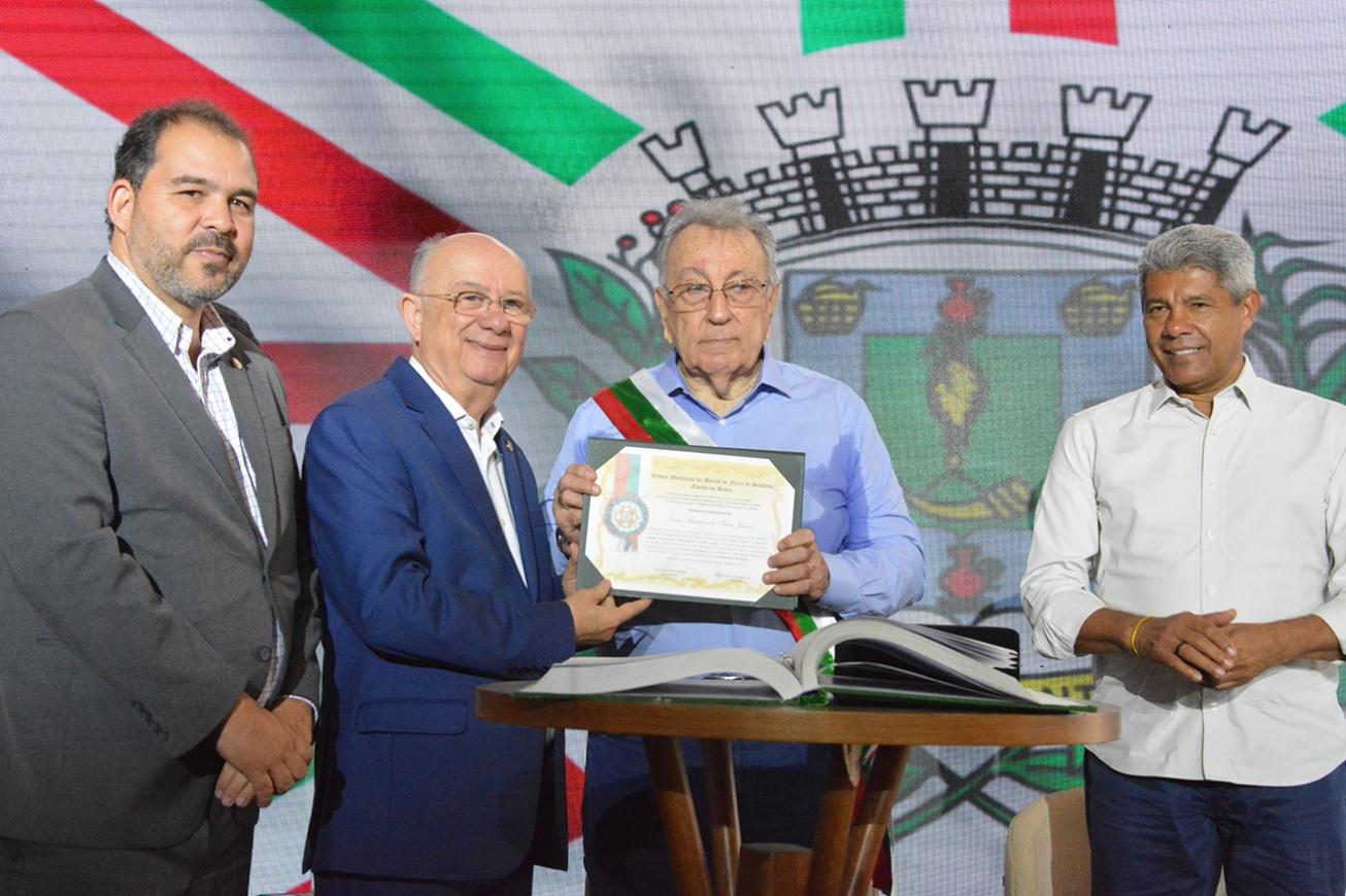 Presidente da CNA recebe insígnia da Ordem Municipal do Mérito