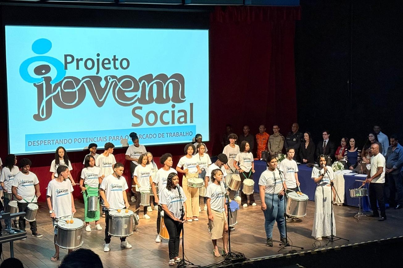 Quinta turma do Projeto Jovem Social recebe certificação em cerimônia no Centro de Cultura