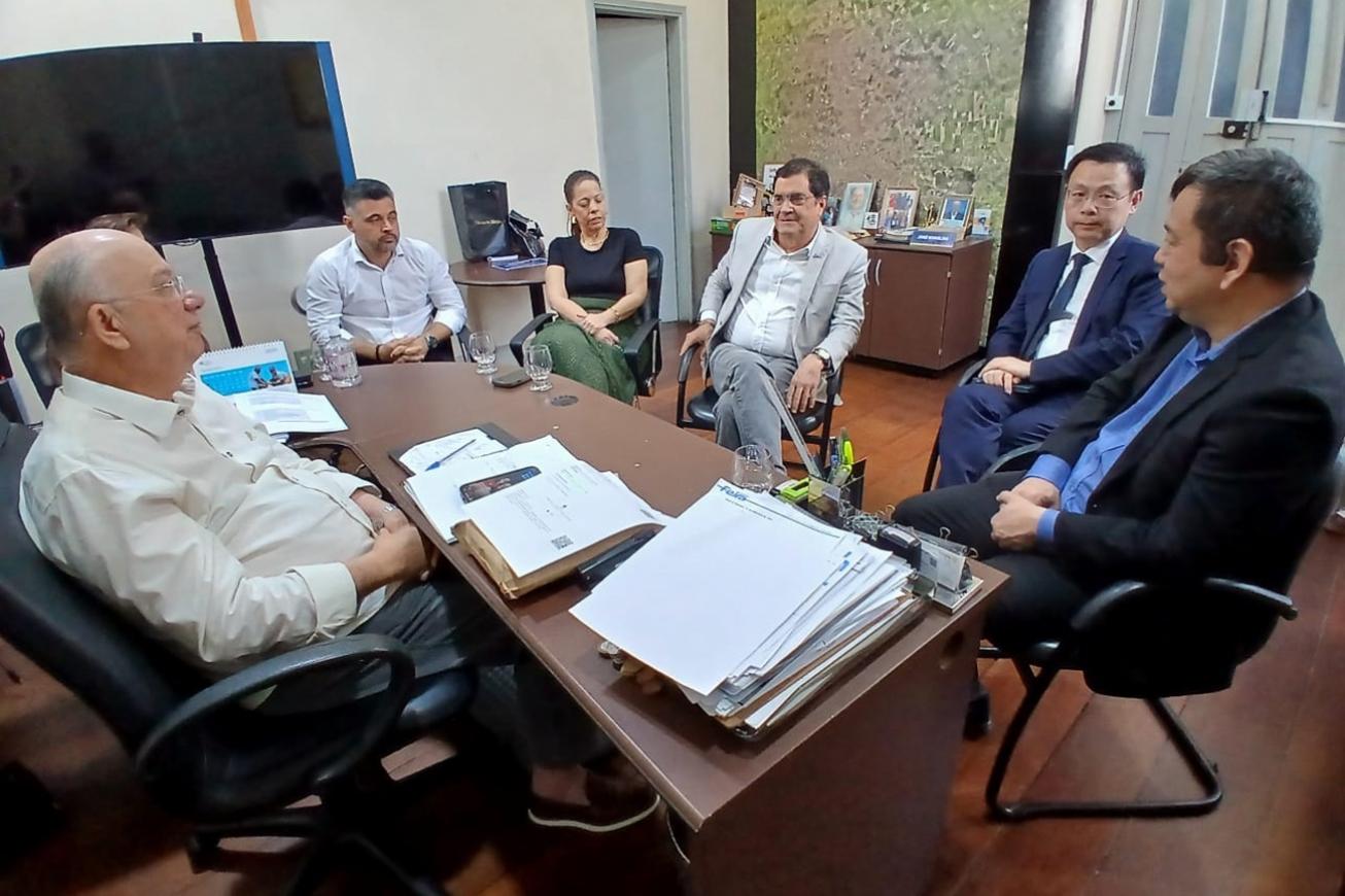 Dirigentes da BYD visitam Feira e prospectam expansão na região