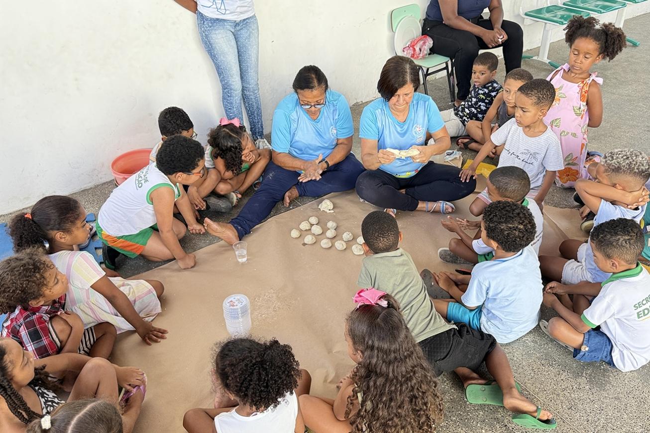 Semana da Criança leva alegria e muita diversão às escolas municipais