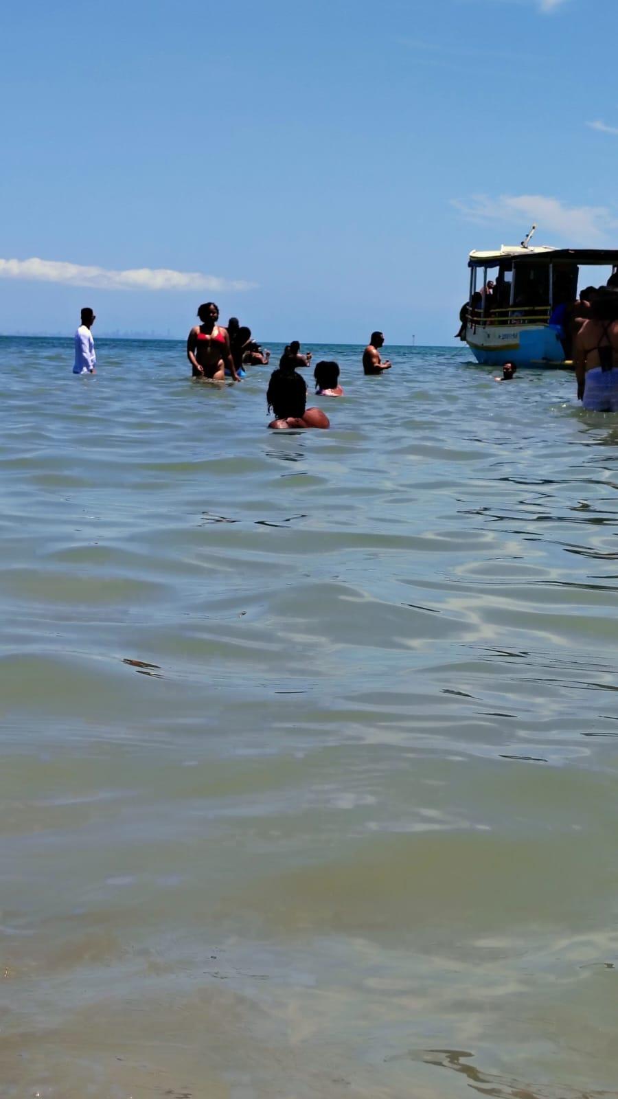 Moradores denunciam cobrança de R$ 375 para acesso de ônibus a praia em Madre de Deus