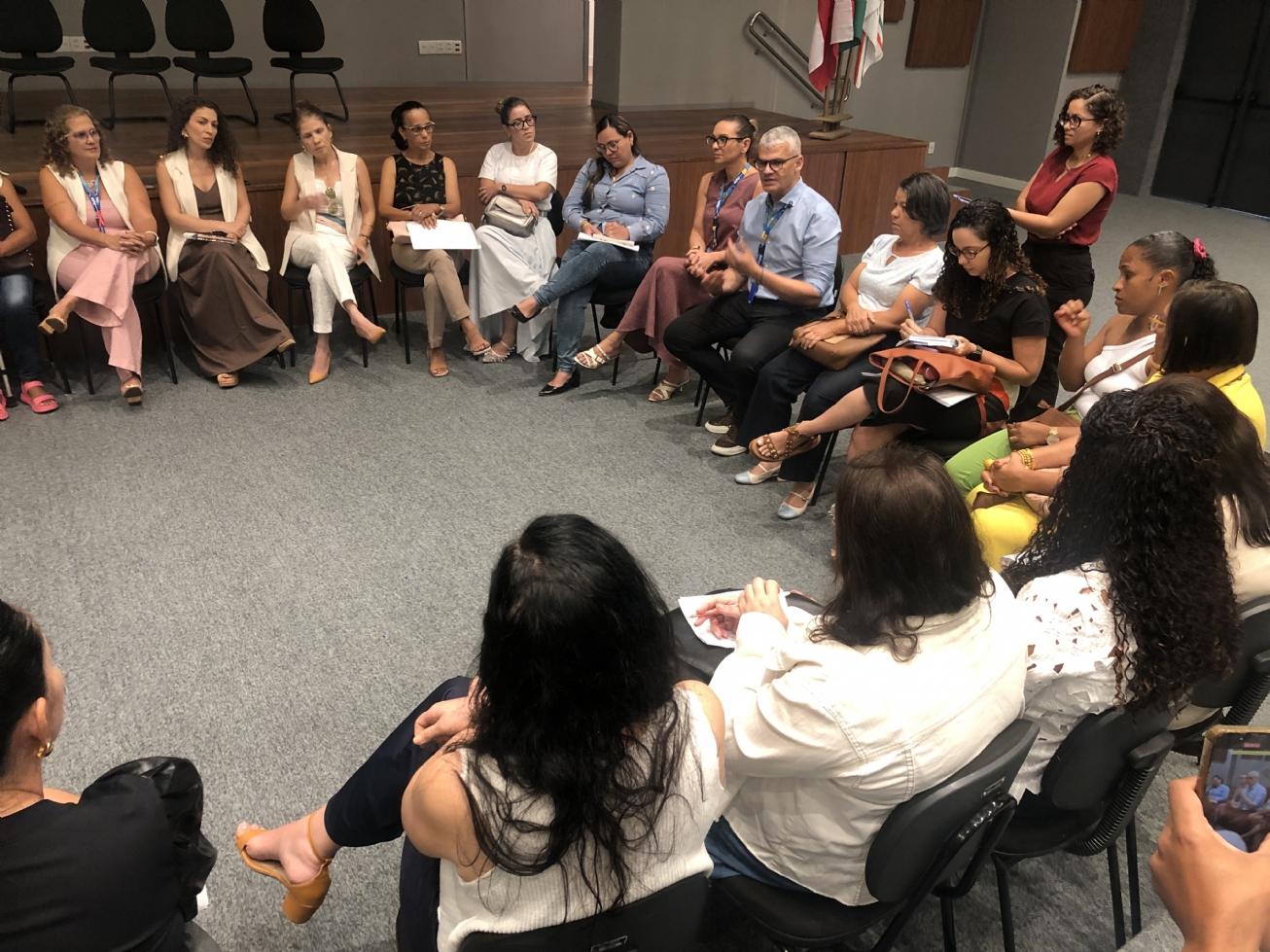 Secretário de Educação se reúne com gestoras da Educação Infantil para discutir ideias e demandas da rede municipal