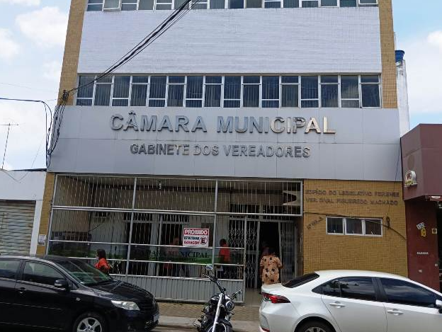 Câmara de Feira  homologa relatório e determina sanções contra empresa por irregularidades em obra