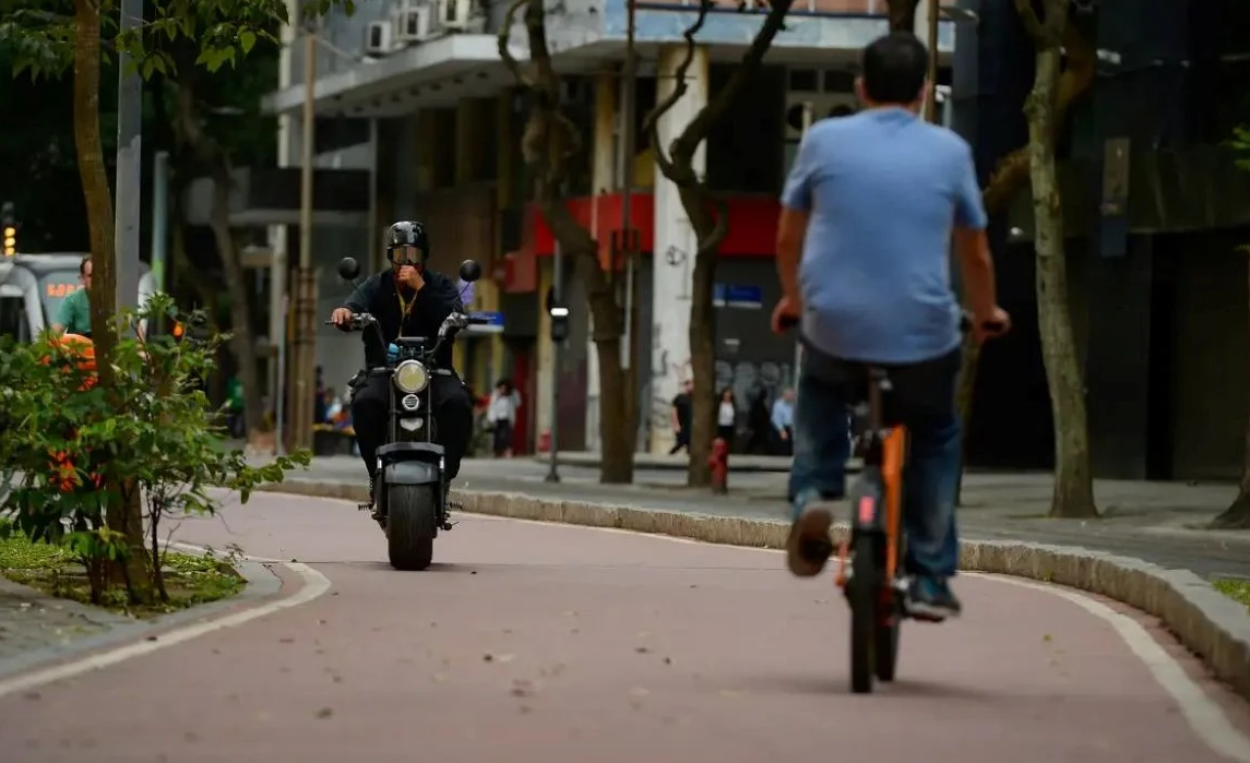 Novas regras para ciclomotores entram em vigor nesta quinta-feira; veja o que muda