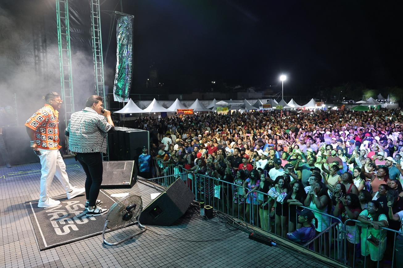 Tradição e grande público marcam abertura da Festa de Reis em Tiquaruçu