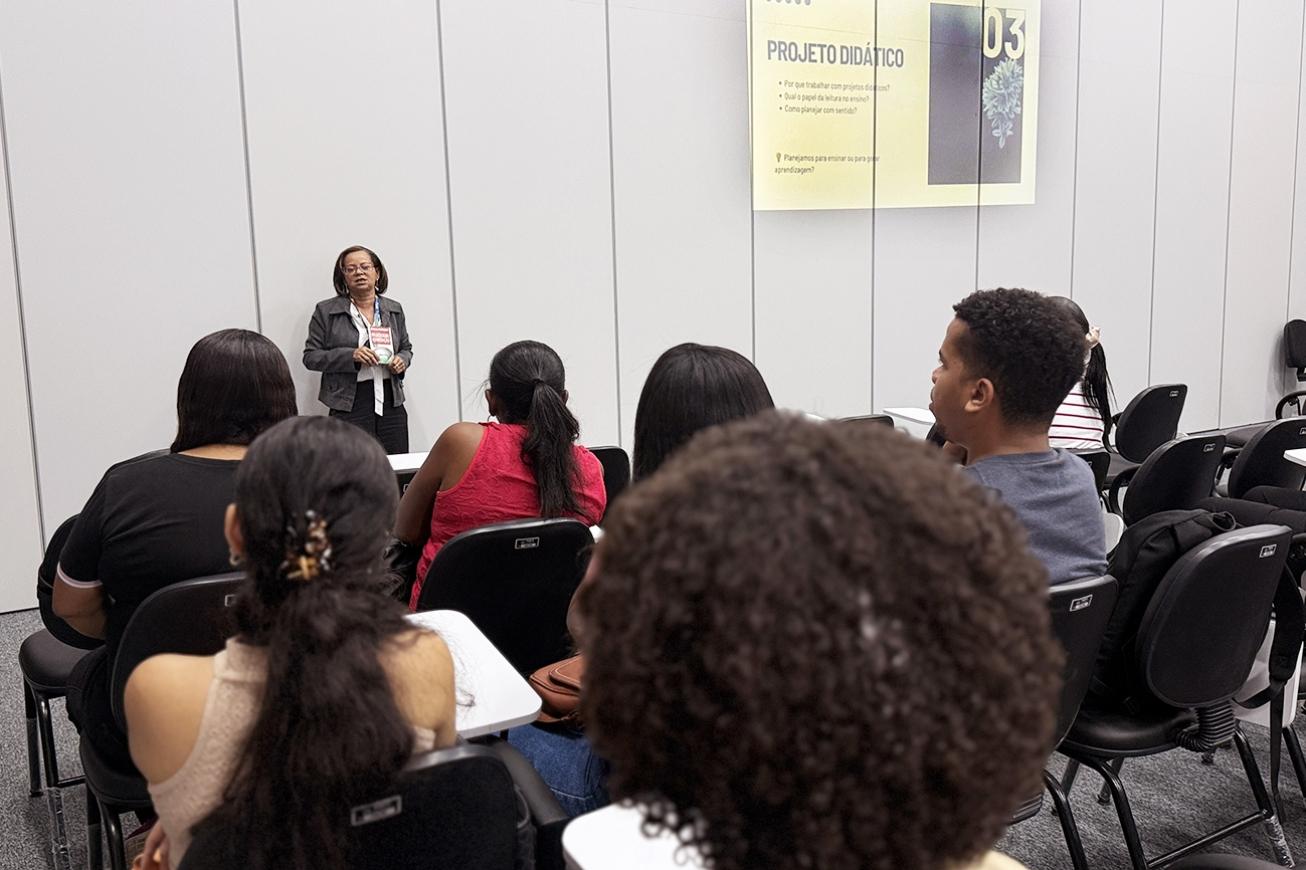 Educadores participam de formação do Programa Brasil Alfabetizado