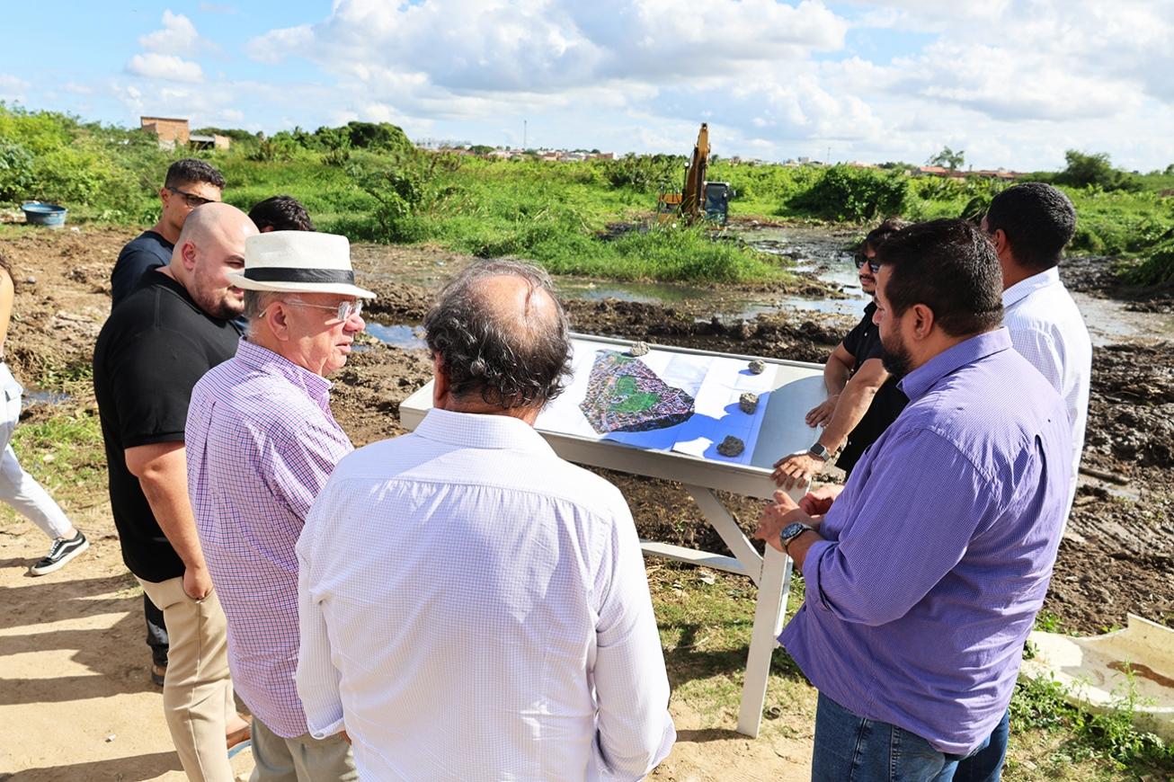 Prefeitura de Feira dá início às obras de requalificação da lagoa Chico Maia