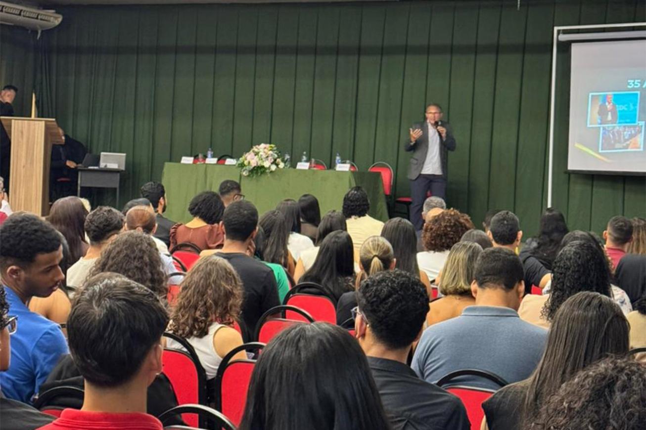 PROCON e OAB debatem Direito do Consumidor com estudantes de Direito