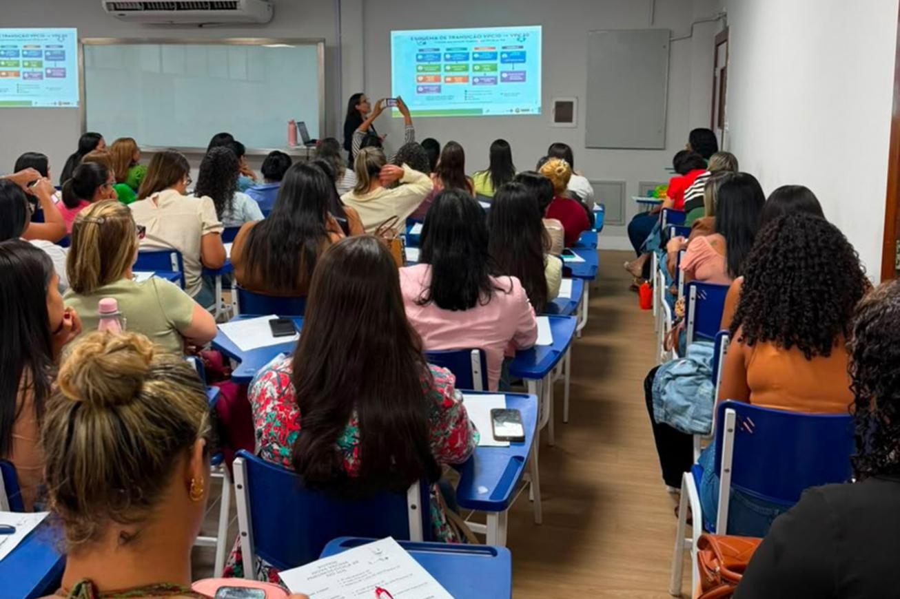 Enfermeiros da rede municipal participam de capacitação para implantação da vacina Pneumo 20