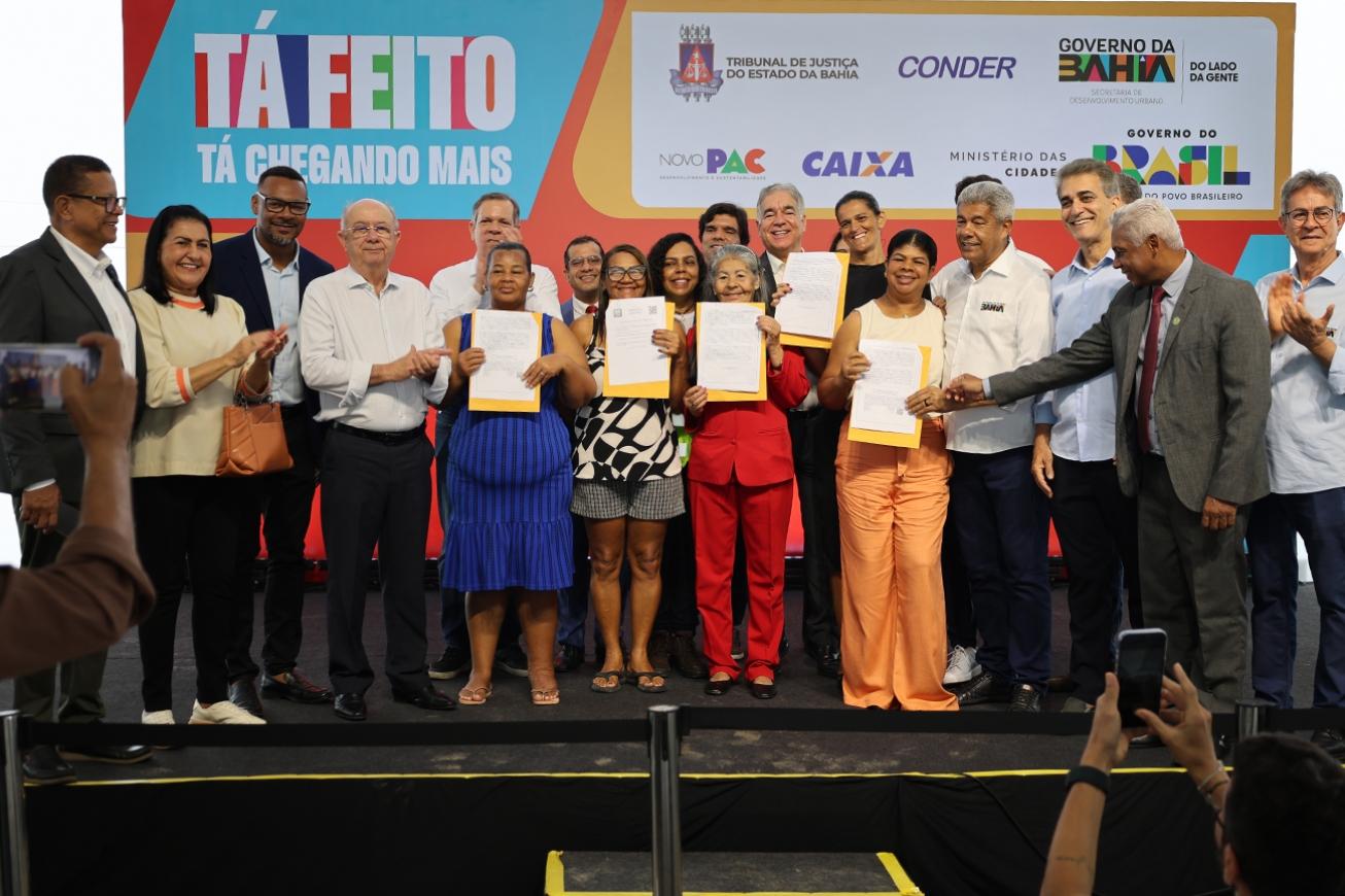 Regularização fundiária contempla 458 famílias do bairro Rocinha