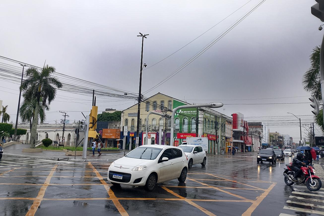 Frente fria e ventos fortes em Feira de Santana
