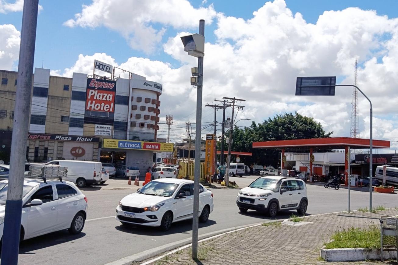 Radares reduzem avanço de sinal e reforçam segurança no trânsito de Feira de Santana
