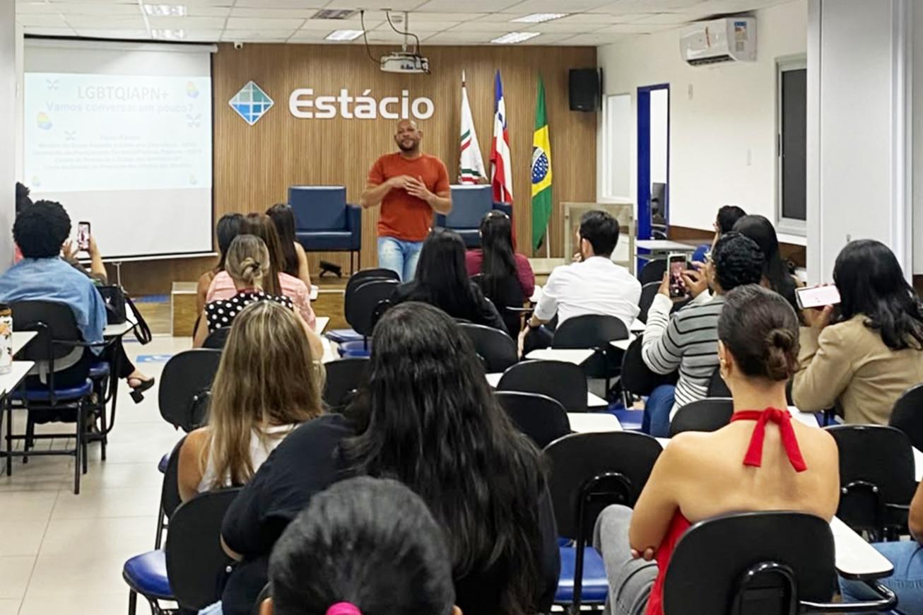 Secretaria da Mulher capacita profissionais da rede municipal de saúde para qualificar atendimento à população LGBTQIAPN+