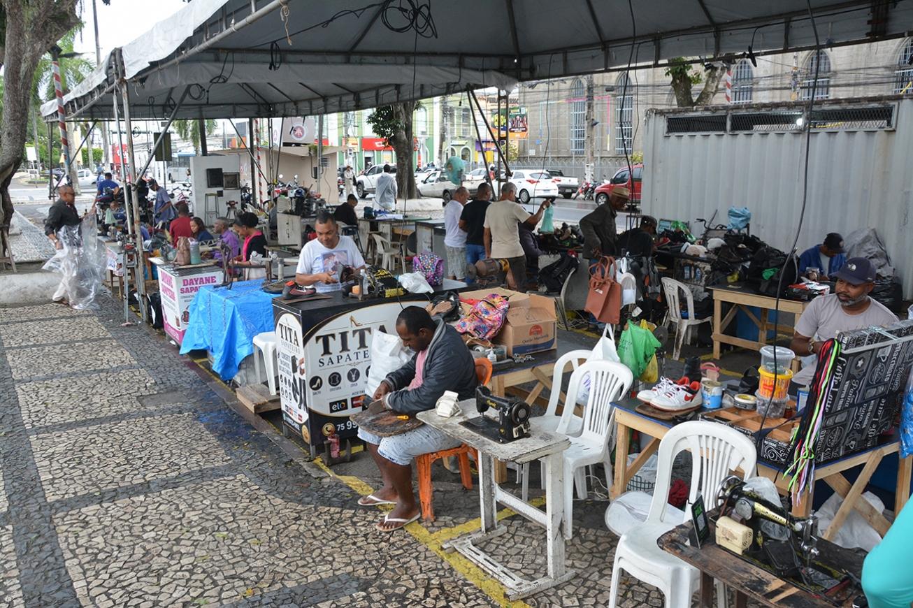 SETTDEC atua no ordenamento e fomento na requalificação da Praça dos Sapateiros