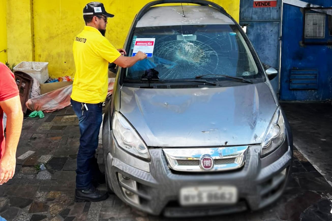 SMT notifica veículos abandonados em três vias de Feira de Santana
