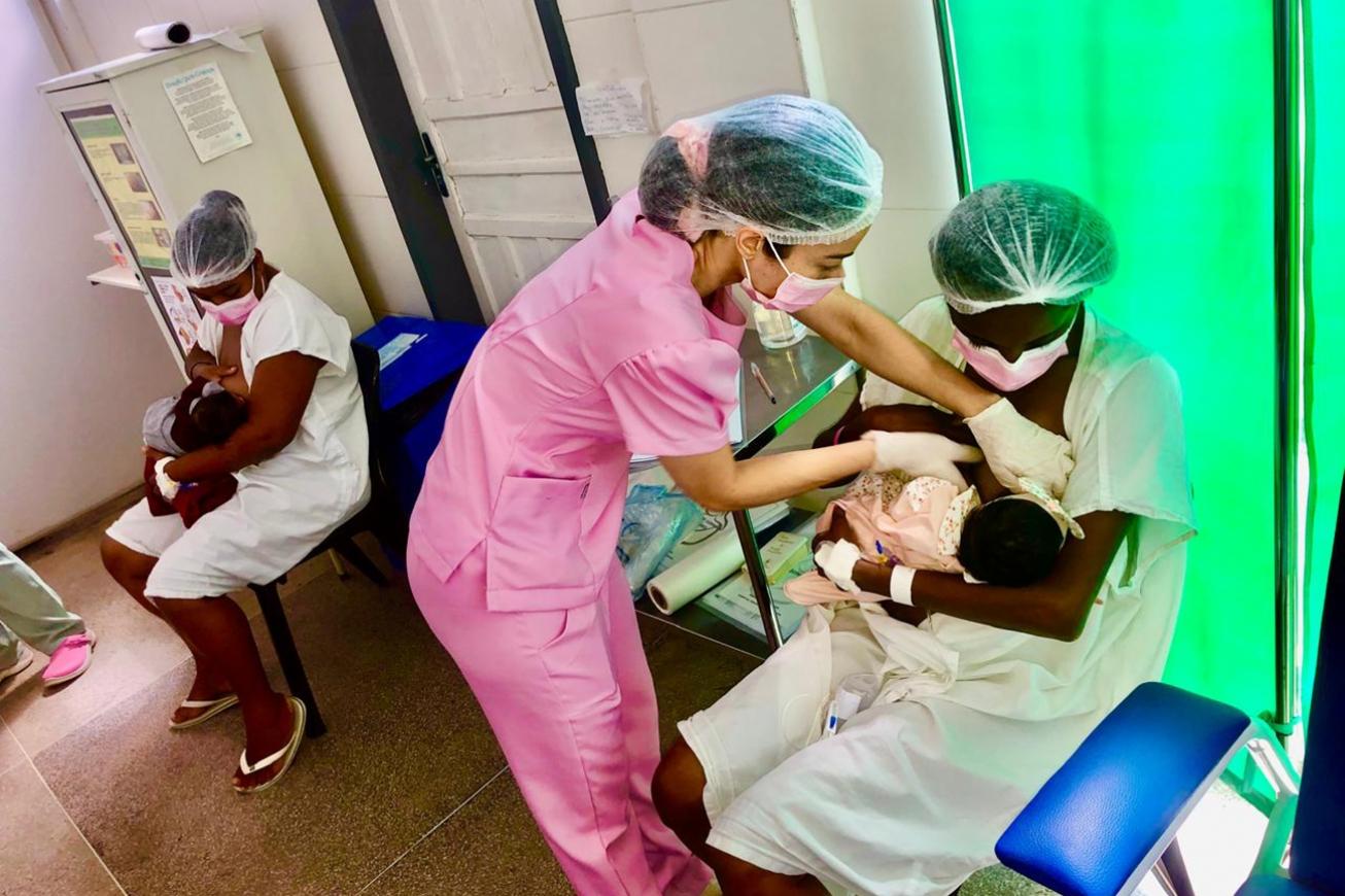 Agosto Dourado fortalece incentivo ao aleitamento materno e amplia atendimento do Banco de Leite Humano no Hospital da Mulher