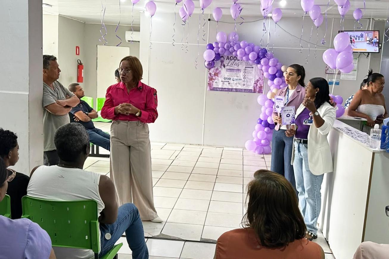 Secretária da Mulher participa de momento de acolhimento com pacientes da Policlínica do Parque Ipê