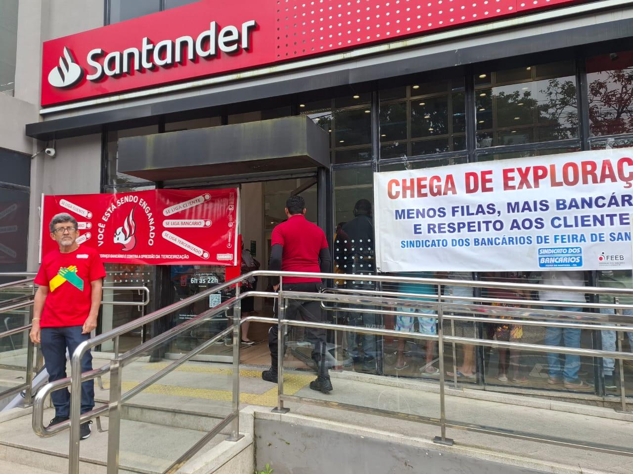 Sindicato paralisa agência do Santander em Feira e denuncia falta de funcionários e demora no atendimento