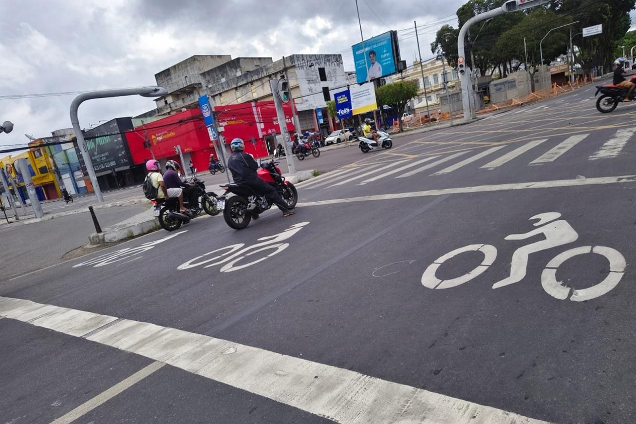SMT avança com a implantação de áreas de espera exclusivas para motocicletas e reforça segurança no trânsito de Feira