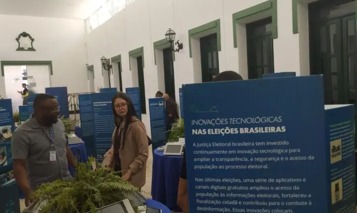 Exposição na Câmara de Feira marca 30 anos da urna eletrônica