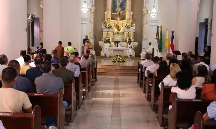 Missa solene reúne autoridades em homenagem aos 193 anos de Feira de Santana