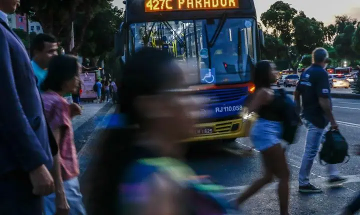 Pesquisa aponta que solidão e exaustão ampliam abstenção nas urnas